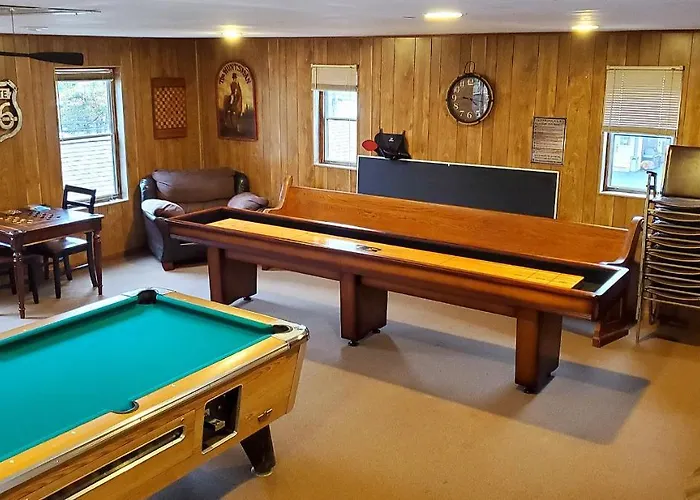 Birch Knoll Motel