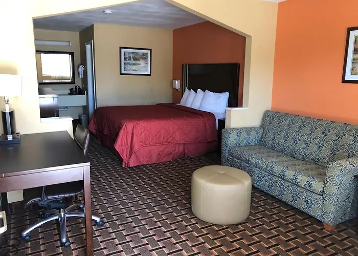 La Grange Executive Inn And Suites