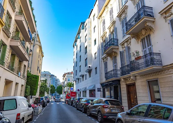 Hotel sulla spiaggia a Nizza