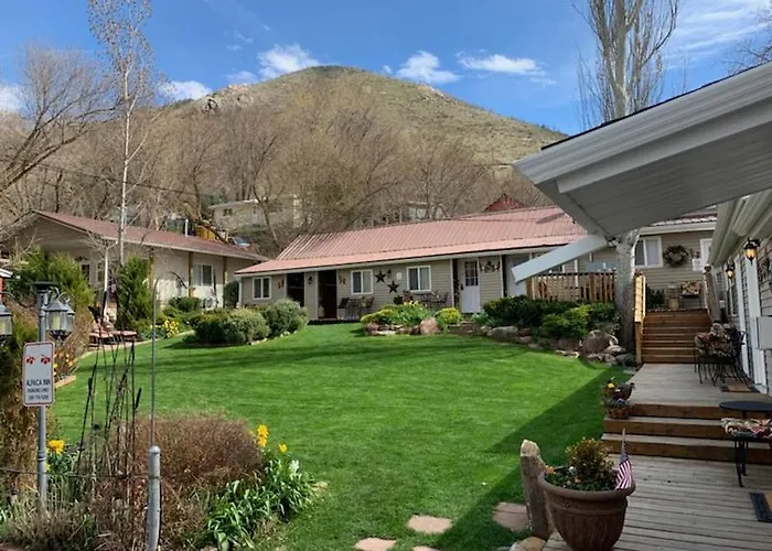 Alpaca Inn, The