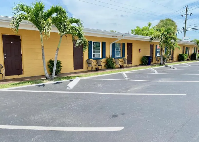 Naples Motels