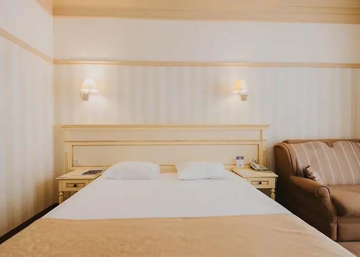 Premier Geneva Hotel