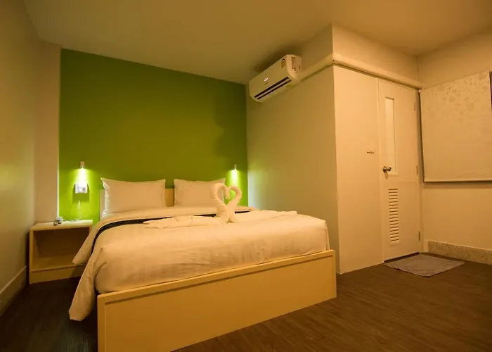 Thap Sakae Hotel