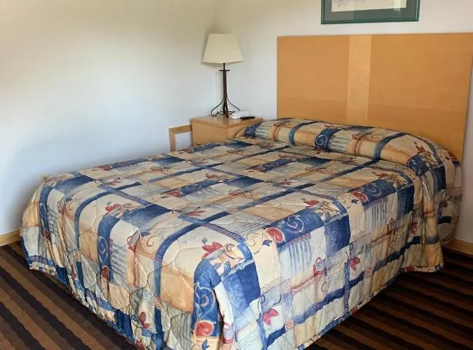 Budget Lodge Newton Falls