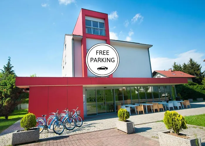 Simbol Hostel & Rooms With Free Private Parking