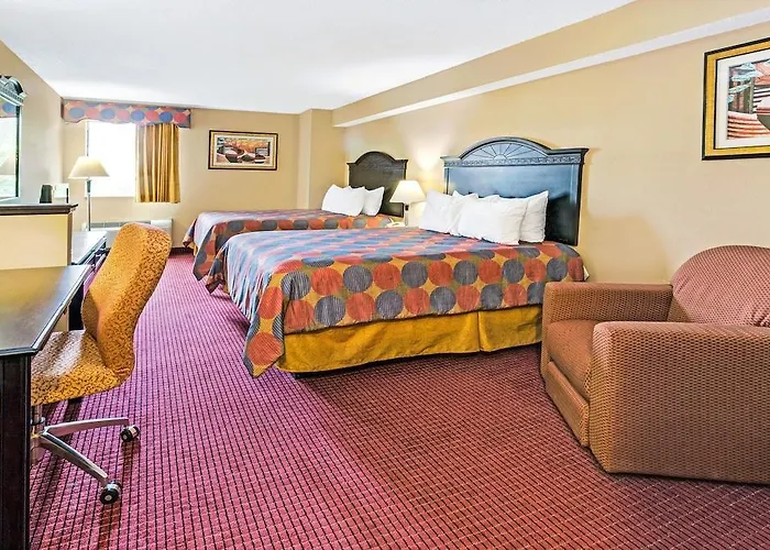 Days Inn & Suites By Wyndham Jeffersonville In