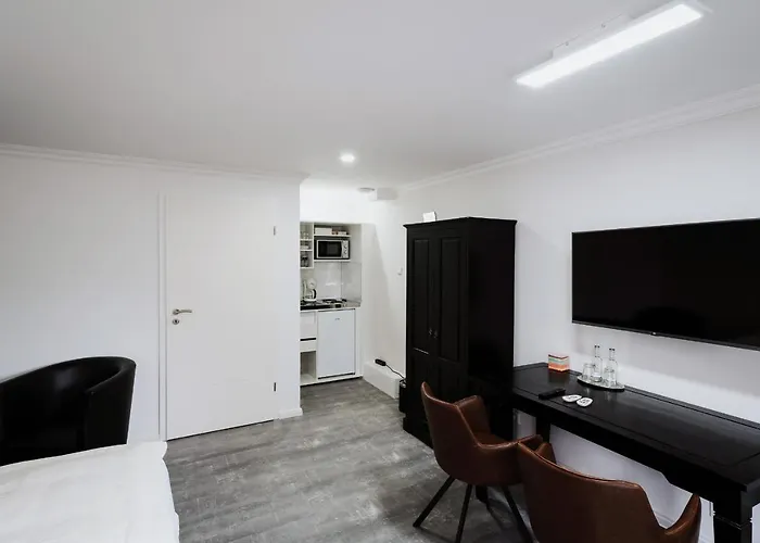 Robrooks Hotel Garni