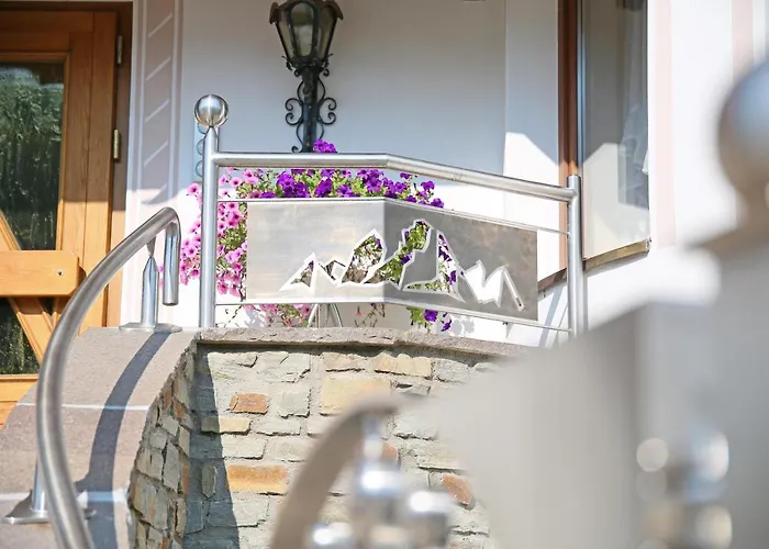 Pension Alpenhof B&B