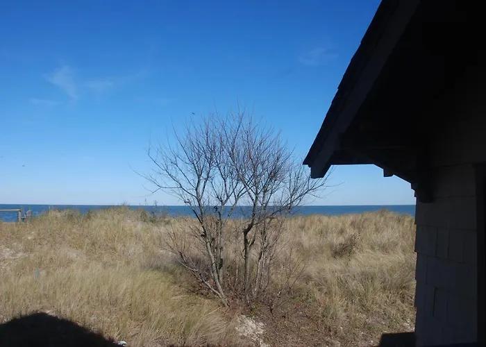 Rustic Rooftop Delight - Bay Front Apts