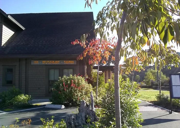 Noyo Harbor Inn