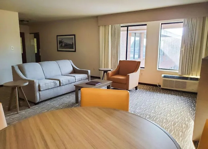 Best Western Plus Plaza Hotel