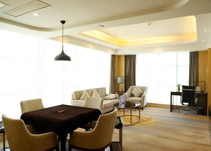 Greentree Inn Zhumadian High-Speed Rail Station Square Store