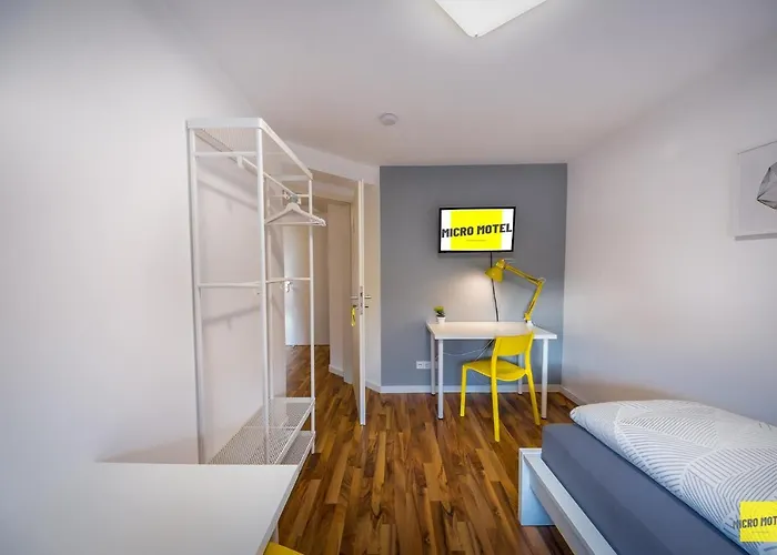 Micro Motel A-25