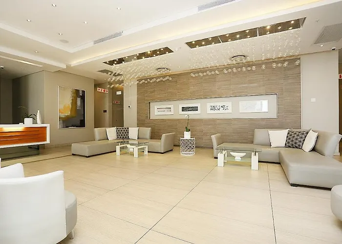 305 Sandton Skye Apartments