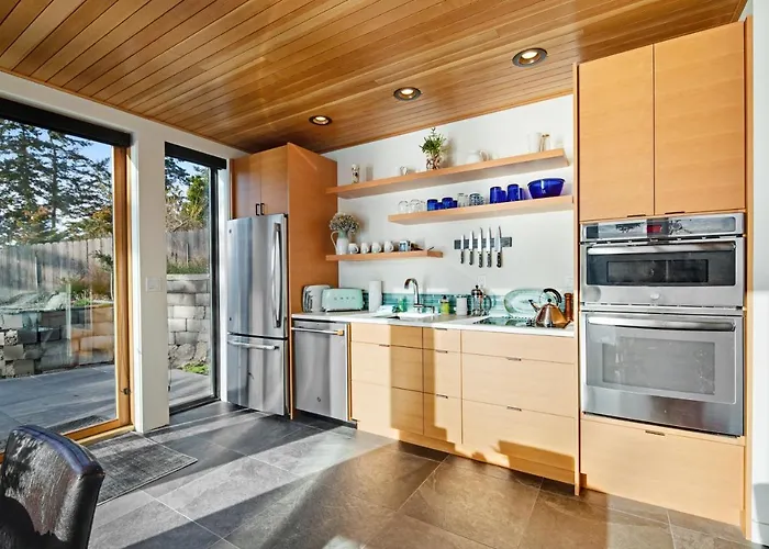 Kingfisher Cove Hideaway