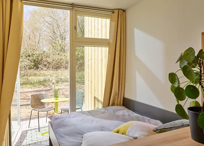 Modern ausgebauter Überseecontainer als Tiny House