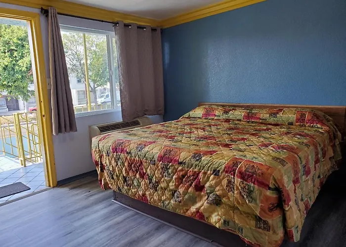 Rose Motel