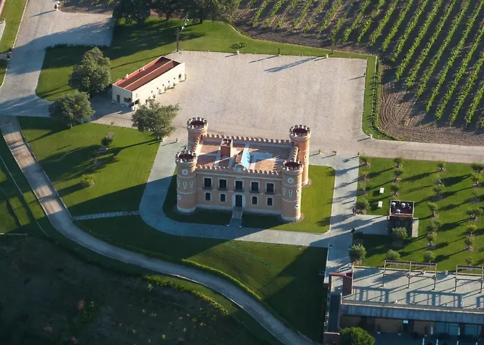 Castillo De Monte La Reina Posada Real & Bodega