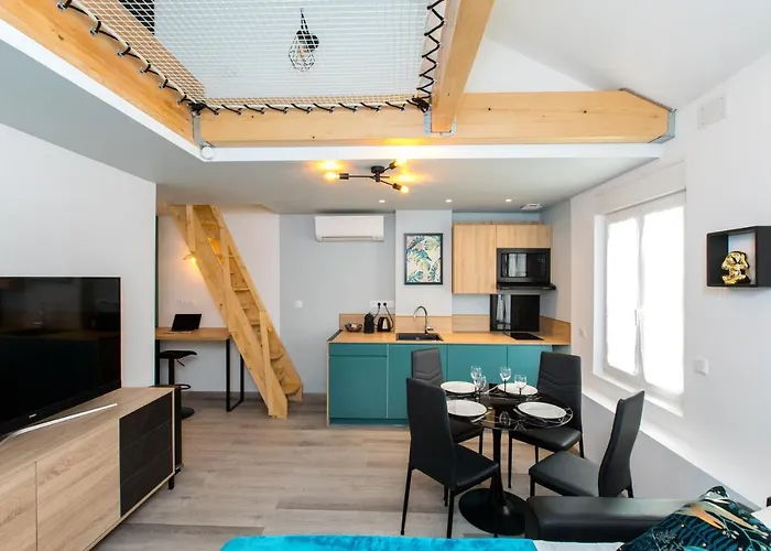 Duplex : Plage 300M, Clim, Netflix