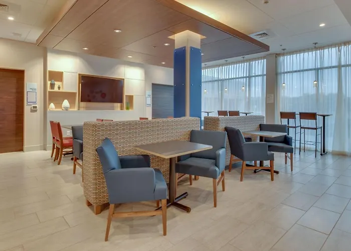 Holiday Inn Express & Suites - Union City By Ihg