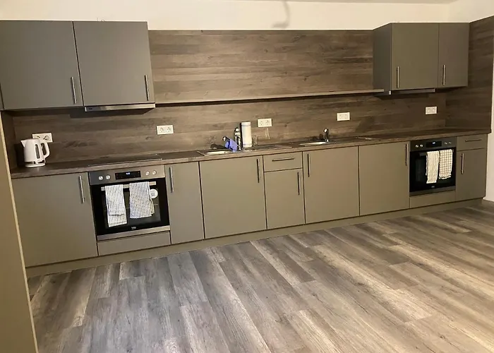 Hostel47 - Nähe Dresden - Monteurzimmer mit bequemen Betten, nur für Männer, kostenloses WLAN und Parkplätze für Autos und LKW's, Waschmaschine vor Ort