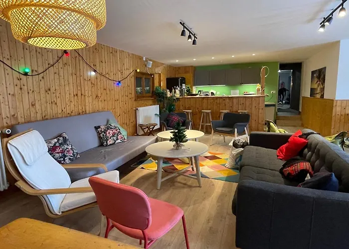 Freeride Hostel Restaurant & Camps