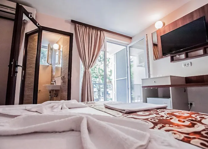 Jijo'S Hotel