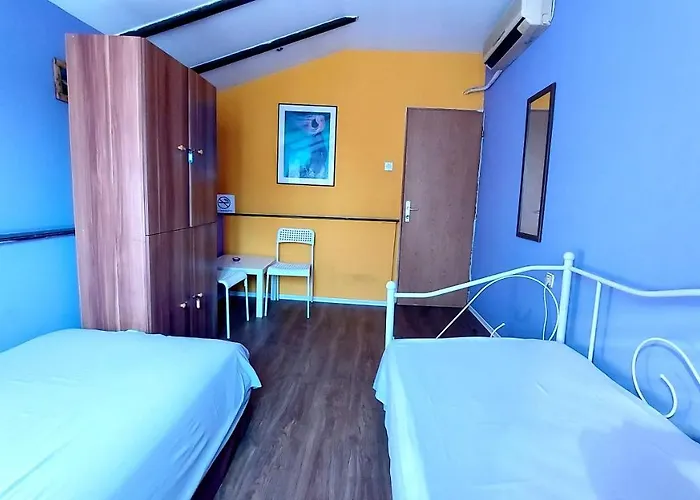 Shanti Hostel