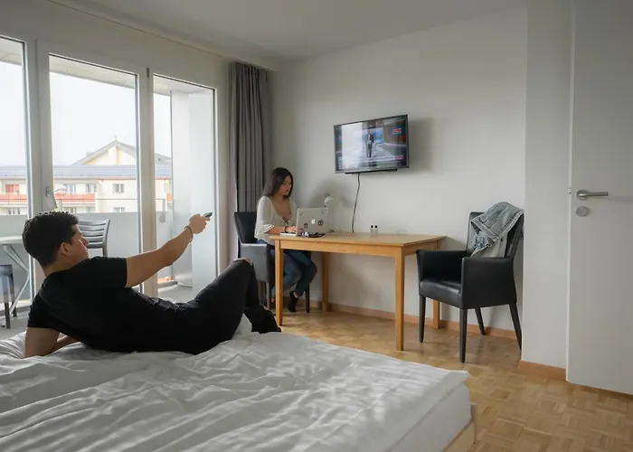 Nyon Hostel