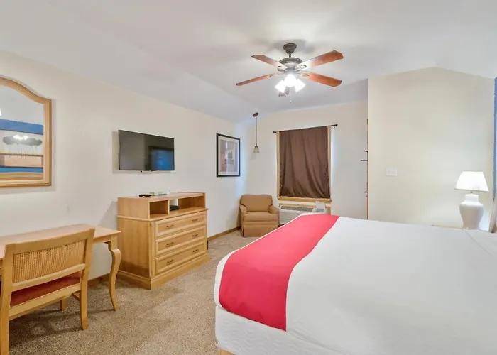 Oyo Hotel Kenedy Downtown - Us 181