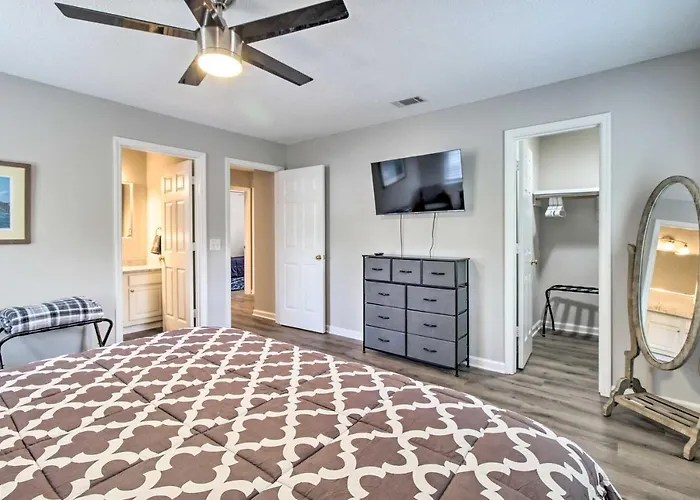 Ideally Located Luxe Beach House On Tybee Island