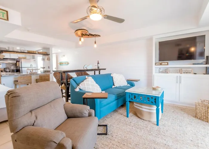 Stunning Ocean Views Steps From The Beach With Pool! Fabulous 4Th Floor Studio!