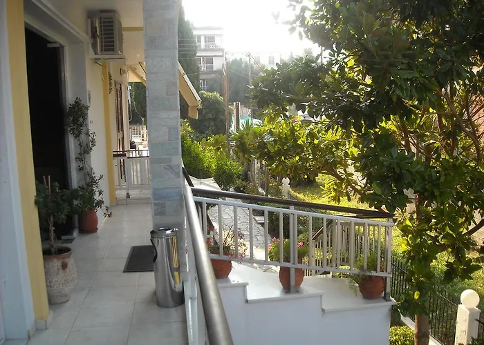 Iris Hotel