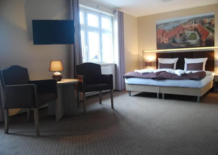 Hotel Piast Przy Zamku