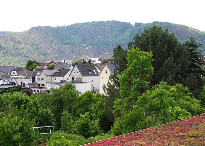 Hinter den Spiegeln