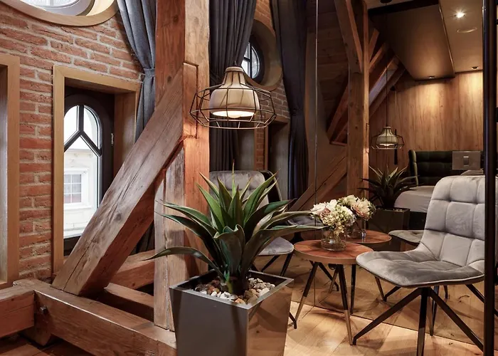Schuster Boarding House