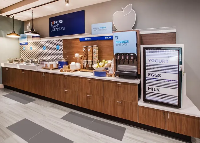 Holiday Inn Express & Suites Jackson By Ihg