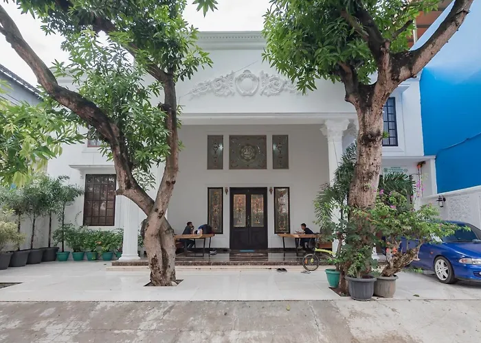 Family Homestay Syariah Cirebon Mitra Reddoorz