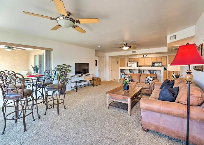 1 Mi To London Bridge: Condo W/ Pool Access