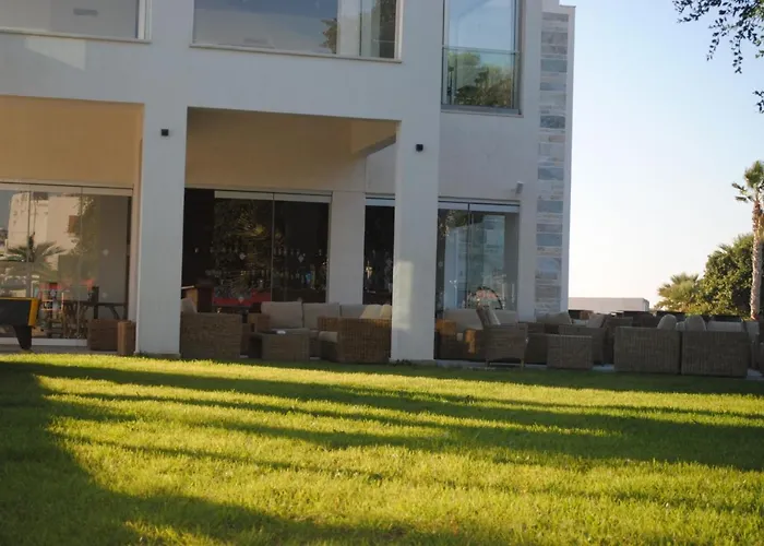 Gold Lagoon Kosher Hotel - By Amphora Hotel & Suites
