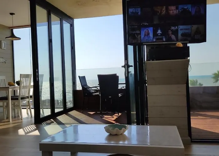 Luxury Beach Apartment In Qerret