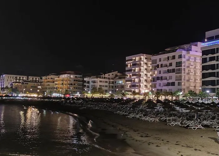 Luxury Beach Apartment In Qerret