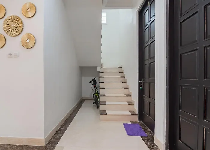 Family Homestay Syariah Cirebon Mitra Reddoorz