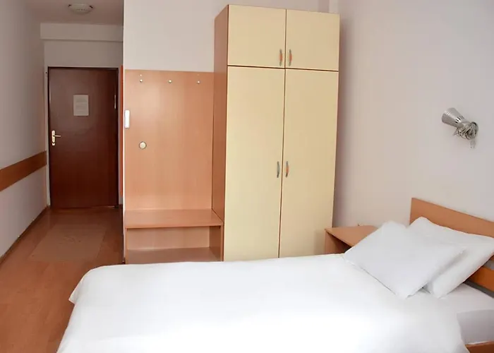 Hotel 7