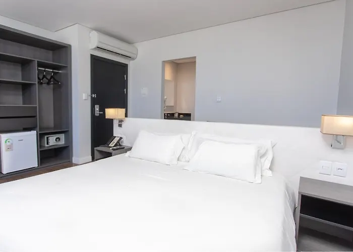 Fratele Business Hotel