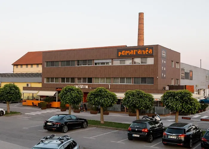 Hotel Pomaranca