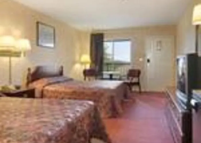 Super 8 By Wyndham Decatur Priceville