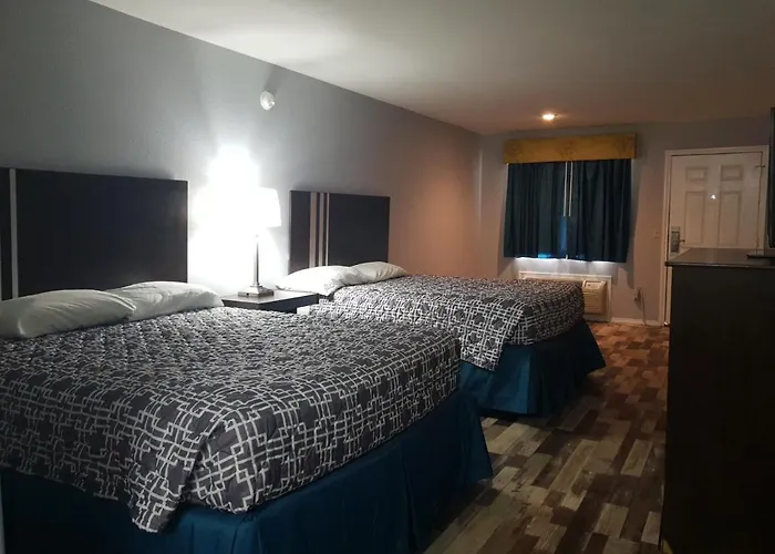 Riata Inn - Crystal City
