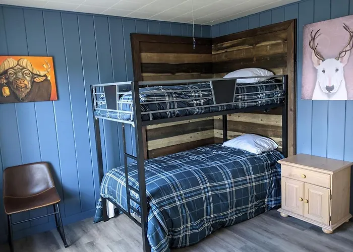 Slackwater Inn