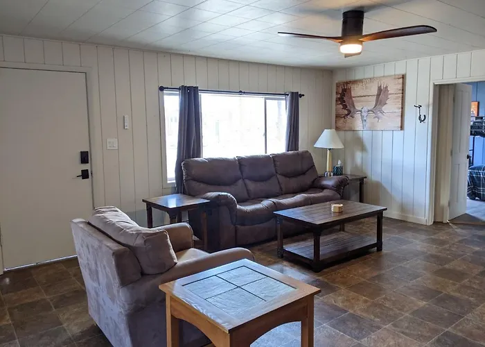 Slackwater Inn